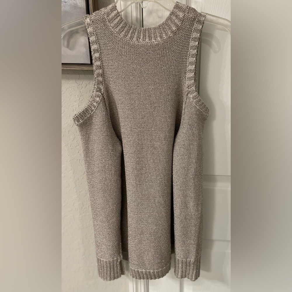 BCBG Max Azaria Women’s Cold Shoulder Metallic Cable Knit L/S Sweater-XS-EUC - Picture 2 of 16